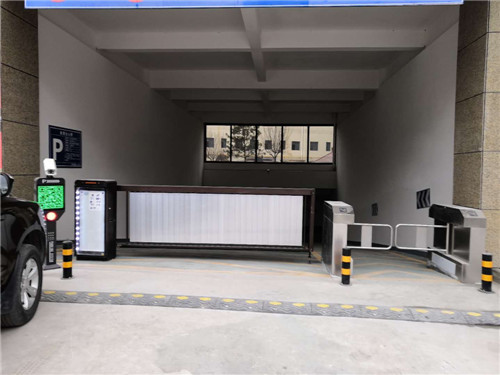 南皮祝贺石泉金江龙庭无人值守车牌识别停车场管理系统安装完成