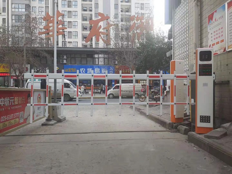 西安某社区大门口阿里车牌识别系统案例.jpg
